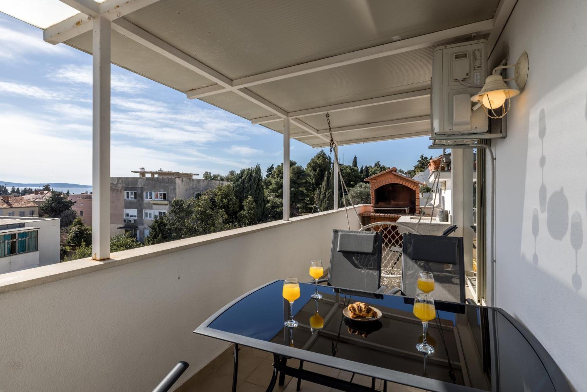 Urban Utopia Penthouse With Private Parking Split Dış mekan fotoğraf